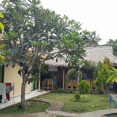 Baleku Homestay Trawangan Джили Трауанган Екстериор снимка